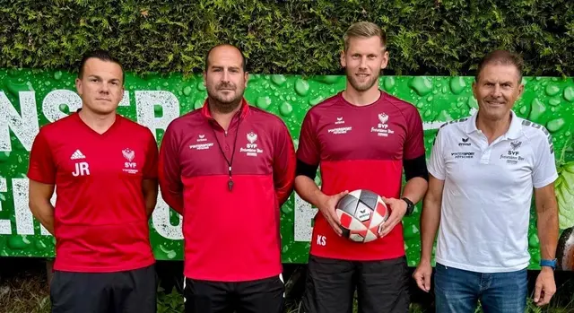 SV-Freistadt-Obmann Wolfgang Freudenthaler (r.) mit dem neuen Trainerteam (v. l.): Jürgen Rechberger, Matej Pavlovic und Klaus Schützeneder. | Foto: SVF