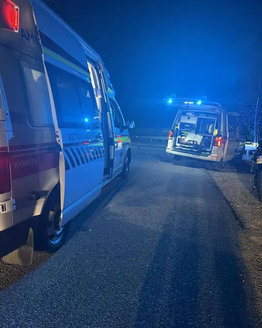 Er war vorerst noch ansprechbar, verlor aber das Bewusstsein und musste von den Einsatzkräften reanimiert werden. | Foto: Freiwillige Feuerwehr Arnoldstein