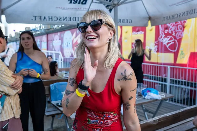 DJane Anna Ulrich kennt Bibiza gut, die beiden haben gemeinsam bereits einige Songs produziert.  | Foto: Valentina Marinelic/MeinBezirk