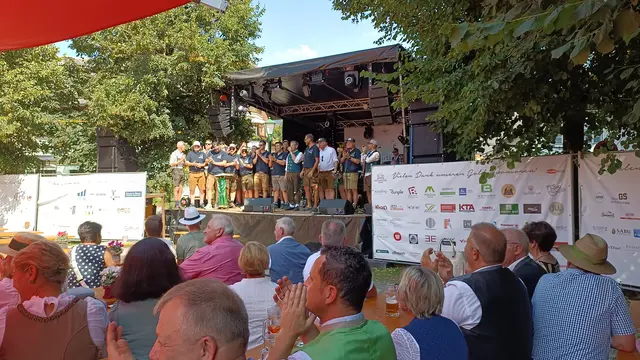 Im Rahmen des Anifer Kirtages feierte vom 8. bis 10.August 2025 Walter Bankhammer und seine Niederalmer Musikanten unter zahlreicher Teilnahme der Bevölkerung von Anif- Niederalm  und Neu/Anif ihr 40 jähriges Jubiläum !