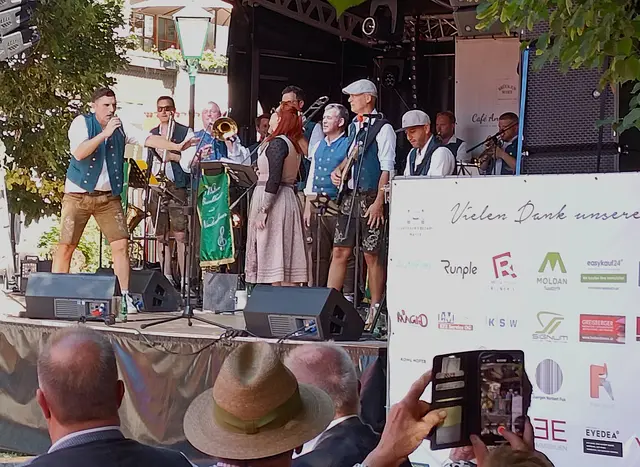 Im Rahmen des Anifer Kirtages feierte vom 8. bis 10.August 2025 Walter Bankhammer und seine Niederalmer Musikanten unter zahlreicher Teilnahme der Bevölkerung von Anif- Niederalm  und Neu/Anif ihr 40 jähriges Jubiläum !