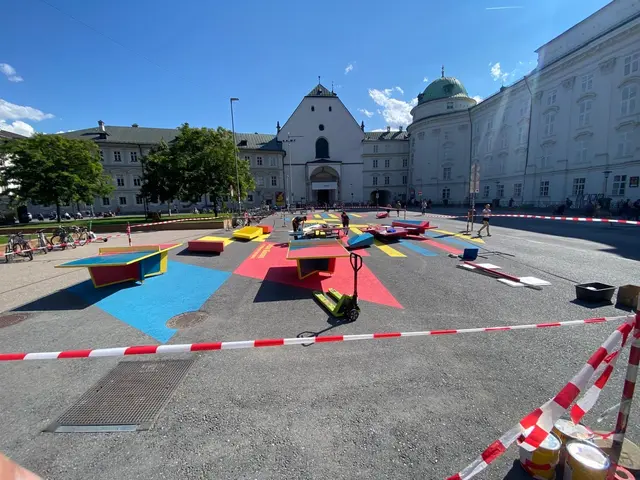 Noch ist das Projekt in seiner Aufbauphase vor dem Landestheater. | Foto: Herrmann