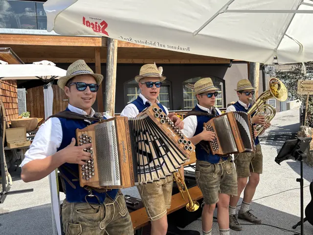 Die Brucker Spitzbuam sorgten für beste Stimmung und begeisterten Jung und Alt. | Foto: MeinBezirk