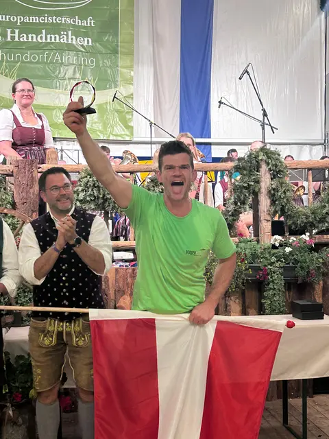 Andreas Schützenhofer von der Landjugend Kematen-Piberbach holte Silber bei der Europameisterschaft im Handmähen. | Foto: Landjugend OÖ