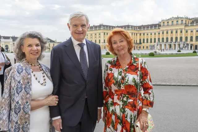 Christine Zach, Thomas Schäfer-Elmayr, Inge Klingohr (v.l.).  | Foto: Jürgen Hammerschmid