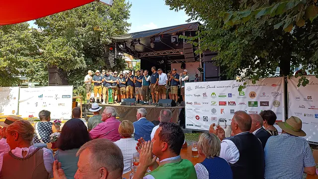 Im Rahmen des Anifer Kirtages feierte vom 8. bis 10.August 2025 Walter Bankhammer und seine Niederalmer Musikanten unter zahlreicher Teilnahme der Bevölkerung von Anif- Niederalm  und Neu/Anif ihr 40 jähriges Jubiläum !