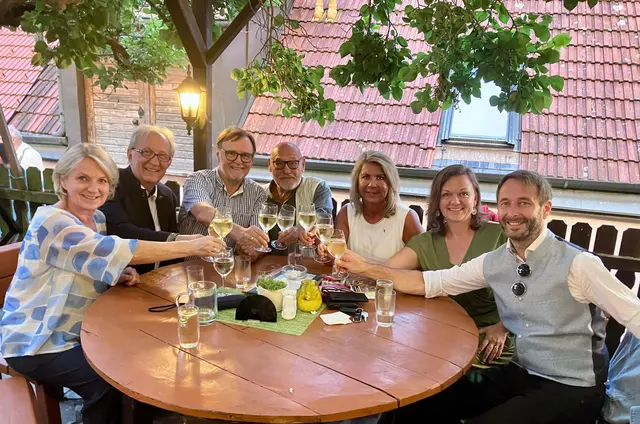  v.li.n.re.: Vizebgm.in Eva Hollerer, StR Werner Stöberl, StR Günter Herz, GR a.D. Alfred Friedl, GRin Elfie Kreitner, StRin Alexandra Ambrosch mit Ehemann Manuel Ambrosch

 | Foto: SPÖ Krems