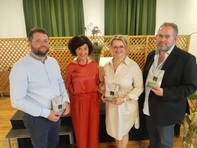 Bgm. Karl Stranz, Ärztin Claudia Hock, Irmi Rosenbichler und Amtsleiter Andreas Weinzettl (v.l.). | Foto: Gemeinde Prigglitz