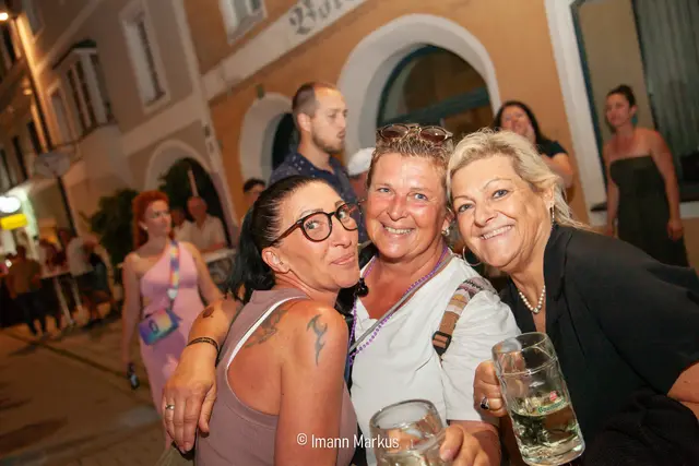 Ausgelassene Stimmung am Linzerstraßenfest. | Foto: Markus Imann