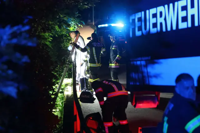 Drei Spaziergänger hörten die Hilfeschreie: Ein 37-Jähriger konnte schwer verletzt aus dem Katzenbach in Thalheim nahe der Traun gerettet werden. | Foto: laumat.at
