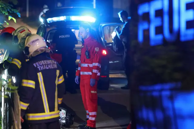 Drei Spaziergänger hörten die Hilfeschreie: Ein 37-Jähriger konnte schwer verletzt aus dem Katzenbach in Thalheim nahe der Traun gerettet werden. | Foto: laumat.at