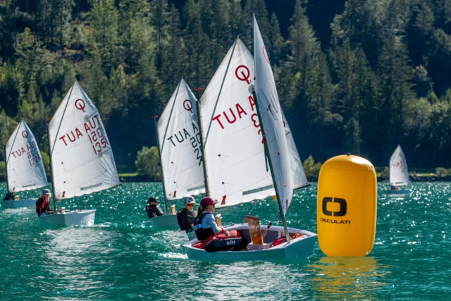 Von 26.–29. August matchen sich Österreichs beste Jugendseglerinnen und -segler am Achensee | Foto: Armin Jacobs
