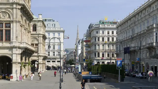 "Koroška ulica": Geht es nach dem ehemaligen Kärntner Landeshauptmann Gerhard Dörfler, soll die Kärntner Straße zweisprachig werden. | Foto:  Gugerell