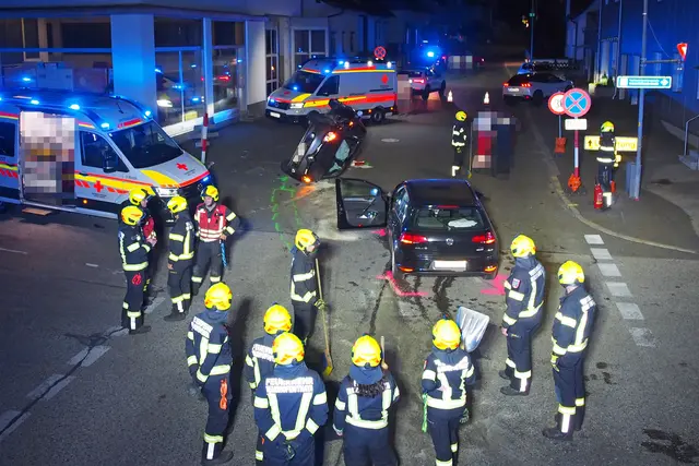 Einsatzkräfte am Unfallort