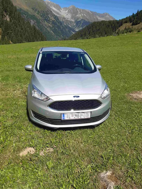 Parken auf Weideflächen zur Zeit des Graswuchses | Foto: Tiroler Bergwacht - Einsatzstelle Stubai