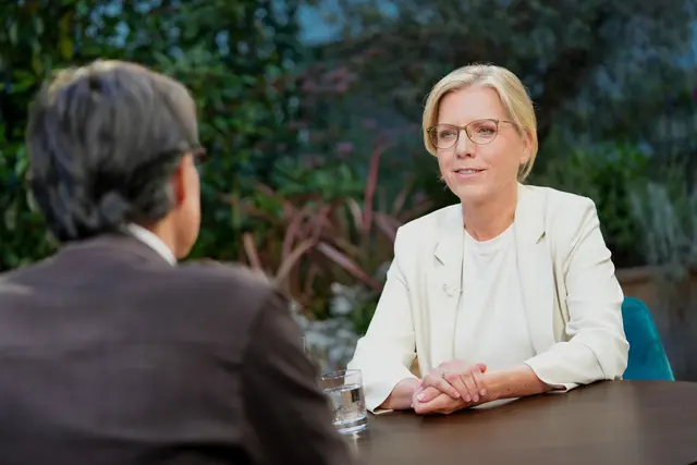 Klaus Webhofer im Gespräch mit Leonore Gewessler, Die Grünen. | Foto: ORF/Roman Zach-Kiesling