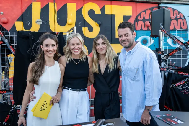 v. l.: Veronika Rebentisch (Post-Pressesprecherin), Stefanie Wunsch (Leitung Recruiting), Julia Seidler (Leitung Werbung) und Christian Gosch (Kreativdirektor "Agentur Team Violet"). | Foto: Valentina Marinelic/MeinBezirk