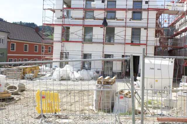 Blick auf das zukünftige Café "Palero" – der Name ist die Abkürzung der Vornamen der Betreiber: Paul, Lena und Roland. | Foto: MeinBezirk/Roland Wolf
