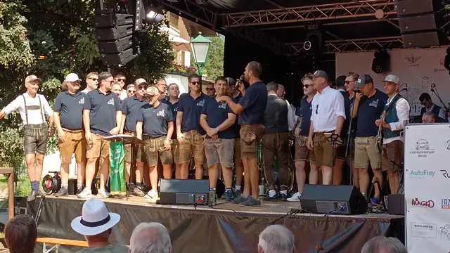 Im Rahmen des Anifer Kirtages feierte vom 8. bis 10.August 2025 Walter Bankhammer und seine Niederalmer Musikanten unter zahlreicher Teilnahme der Bevölkerung von Anif- Niederalm  und Neu/Anif ihr 40 jähriges Jubiläum !