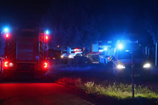 Drei Spaziergänger hörten die Hilfeschreie: Ein 37-Jähriger konnte schwer verletzt aus dem Katzenbach in Thalheim nahe der Traun gerettet werden. | Foto: laumat.at