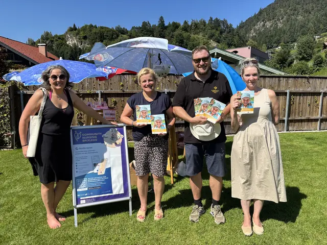 Martha Fuchs, Martina (Drogerie L. Senn), Florian Klotz Krebshilfe Tirol und Andrea (Fa. Beiersdorf v.l.) beim Aktionstag im Schwimmbad Brixlegg. | Foto: Community nursing Brixlegg