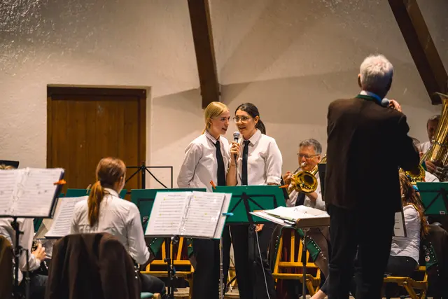 Greta Schöpf und Johanna Steiner überzeugten mit der Stimme.  | Foto: Pernsteiner