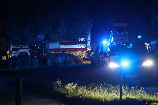 Drei Spaziergänger hörten die Hilfeschreie: Ein 37-Jähriger konnte schwer verletzt aus dem Katzenbach in Thalheim nahe der Traun gerettet werden. | Foto: laumat.at