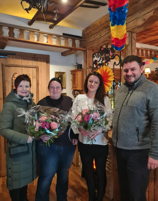 Erst im März hatten  Michaela Pusch und Eva-Maria Mayr die Bar übernommen. Zum Einstand gratulierten damals Bürgermeisterin Elisabeth Höfler und Vizebürgermeister Johannes Großruck.  | Foto: Gemeinde Aigen-Schlägl
