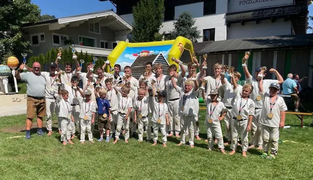 Mit dem Bauernmarkt Ranggeln fand am Samstag die Ortsmeisterschaft des Rangglervereins Saalbach Hinterglemm statt. | Foto: TVB Saalbach Hinterglemm