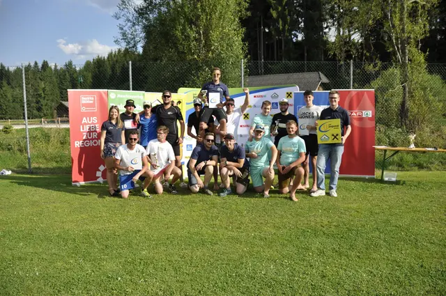 Gemeinsam waren die Burschen der Landjugend Mariapfarr und der Landjugend Tamsweg beim Strickziehen unschlagbar und holten sich den ersten Platz. | Foto: Landjugend Salzburg