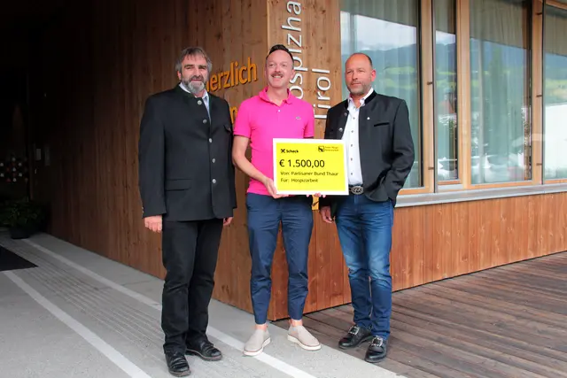 Hauptmann Horst Feichtner, Pflegedirektor Robert Profunser und Leutnant Martin Norz. (v.l.) | Foto: Partisanerbund Thaur