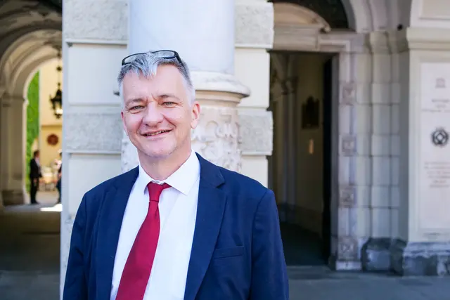 Beteiligungsstadtrat Manfred Eber: "Ich freue mich und bedanke mich für die vielen, kreativen und schönen Bilder." | Foto: Julia Prassl/KPÖ Graz