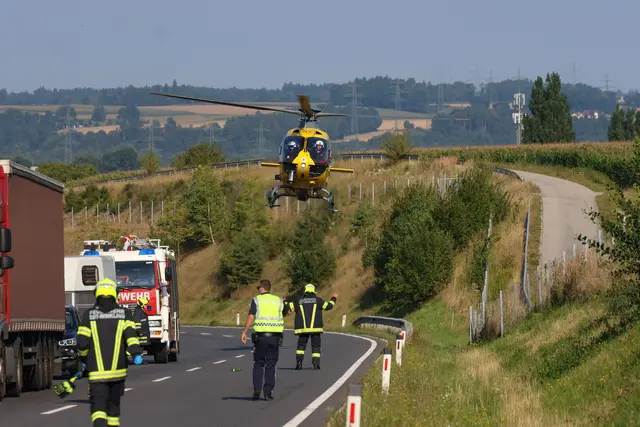 Ein Frontalcrash zweier Pkw auf der B1 Wiener Straße in Edt bei Lambach forderte zwei Todesopfer. | Foto: laumat.at