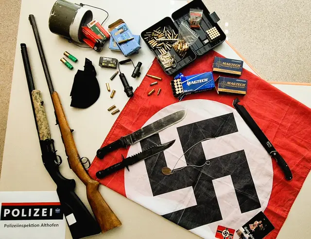 Sichergestellte Waffen und NS-Material. | Foto: Polizei Kärnten