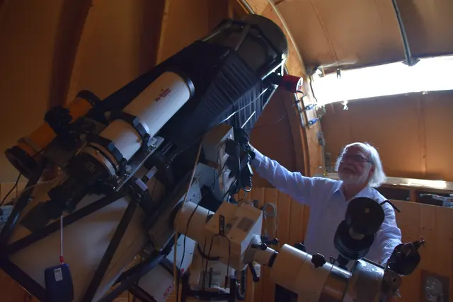 Kampf gegen die Lichtverschmutzung in unserer Region: Hobbyastronom Franz Klauer hat in Puchenstuben eine Sternwarte und den Planetenweg errichtet. | Foto: Roland Mayr/MeinBezirk Scheibbs