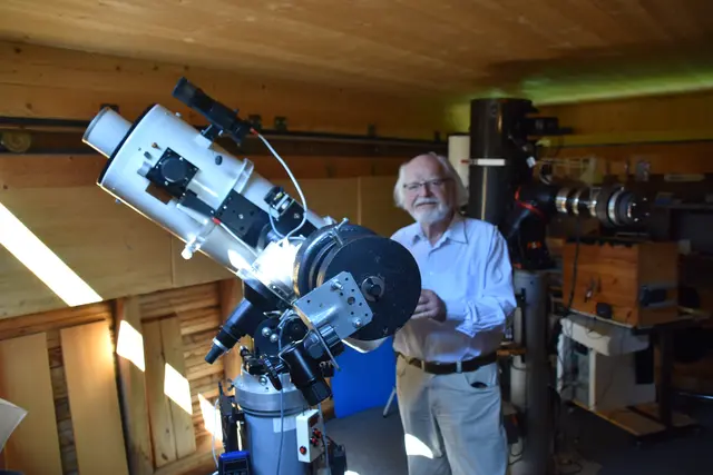 Kampf gegen die Lichtverschmutzung in unserer Region: Hobbyastronom Franz Klauer hat in Puchenstuben eine Sternwarte und den Planetenweg errichtet. | Foto: Roland Mayr/MeinBezirk Scheibbs