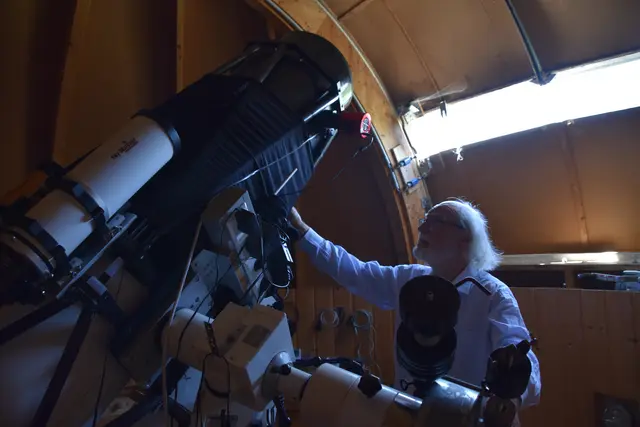 Kampf gegen die Lichtverschmutzung in unserer Region: Hobbyastronom Franz Klauer hat in Puchenstuben eine Sternwarte und den Planetenweg errichtet. | Foto: Roland Mayr/MeinBezirk Scheibbs