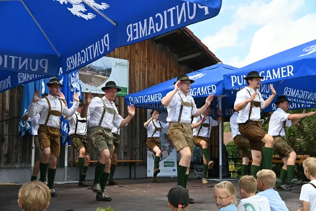 Zünftiges Schuhplatteln darf beim Joglland Kraftspendekirtag am 24. August in Strallegg natürlich nicht fehlen. | Foto: Hans Romirer