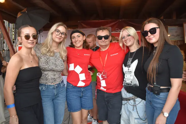 Ein starkes Team: Carla Schoditsch, Michelle Holzmann, Anika Paul, Redakteur Michael Strini, Marie Gartner, Angelina Kaiser | Foto: MeinBezirk Oberwart