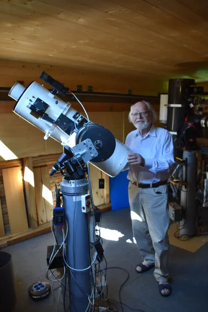 Kampf gegen die Lichtverschmutzung in unserer Region: Hobbyastronom Franz Klauer hat in Puchenstuben eine Sternwarte und den Planetenweg errichtet. | Foto: Roland Mayr/MeinBezirk Scheibbs