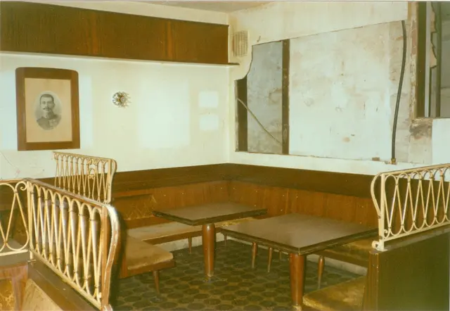 Der ehemalige Gästeraum des "Tschecherls" ist heute Ausstellungsraum des Museums. Der Name des ehemaligen Gastronomiebetriebes war Programm. | Foto: Museum Pregarten/A. Klinger