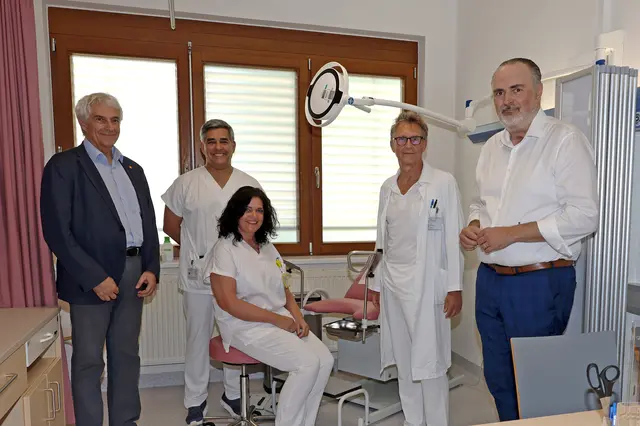LH Hans Peter Doskozil bei der Besichtigung der neuen, erweiterten Räumlichkeiten des Kinderwunsch-Instituts im Vorjahr. | Foto: Gesundheit Burgenland