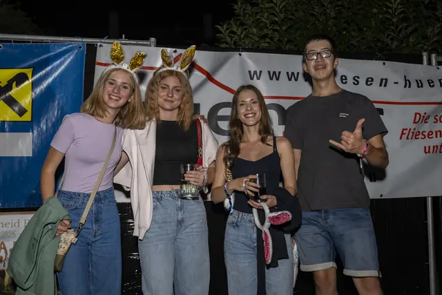 Mega Stimmung bei der diesjährigen Let's Fetz Party in Neukirchen bei Lambach – Rund 900 Nachschwärmer besuchten das gelungene Event. | Foto: eventflix