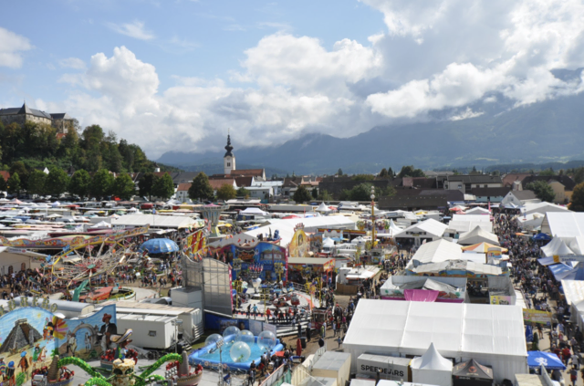 Höhere Kosten bei Miete, Musik, Personal und Einkauf stellen Zeltbetreiber vor Herausforderungen.  | Foto: Arthur Ottowitz