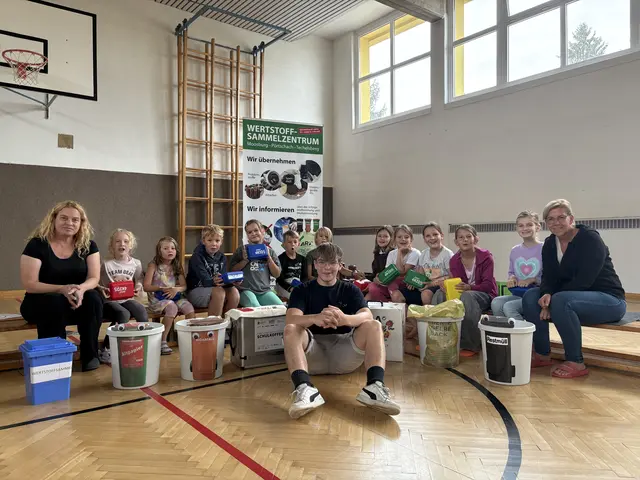 Auch im Werkstoffsammelzentrum der Gemeinden Moosburg, Pörtschach und Techelsberg war man zu Gast. | Foto: Gemeinde Krumpendorf