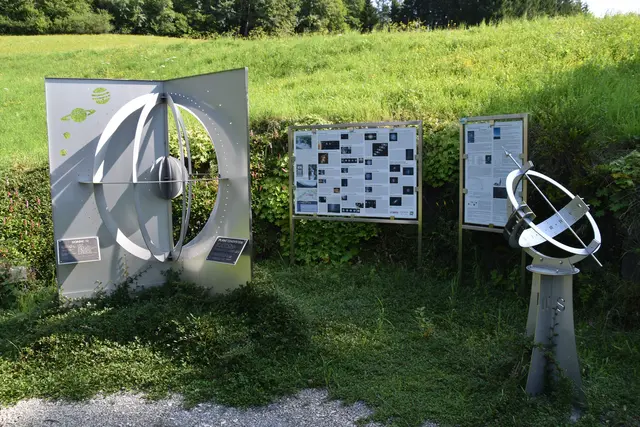 Kampf gegen die Lichtverschmutzung in unserer Region: Hobbyastronom Franz Klauer hat in Puchenstuben eine Sternwarte und den Planetenweg errichtet.