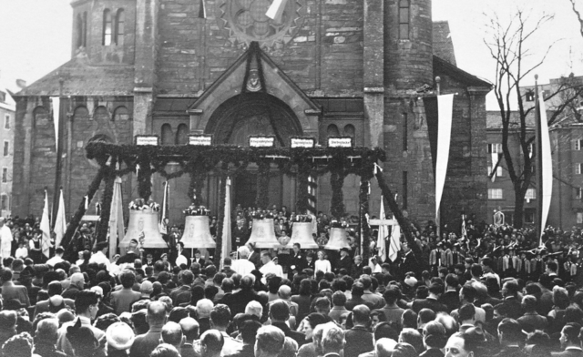 1954 Menschenmenge bei der Glockenweihe | Foto: Pfarre Pradl