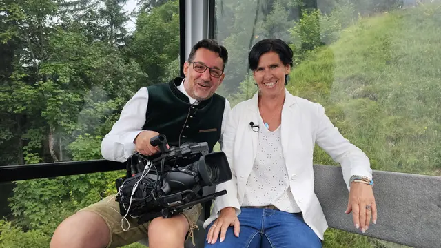 Foto: Aloah Institut Gründerin Marissa Säly (re) ist zu Gast in der Fernsehgondel am Muttersberg bei Andreas Seeburger. (li)