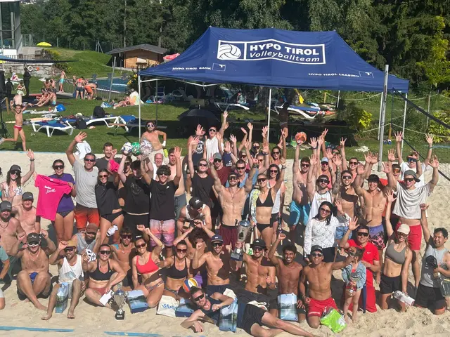 Zwölf Teams pritschten und baggerten vor kurzem beim Beachvolleyballturnier im Freizeitcenter StuBay. | Foto: Veranstalter