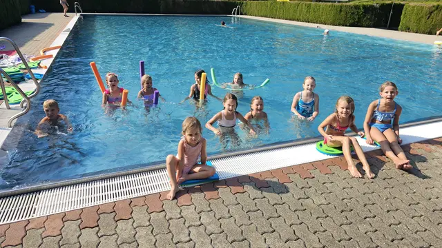 Schwimmtechniken spielerisch erlernen und verbessern | Foto: Anna Pribil
